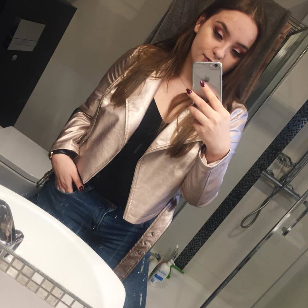 Meet your Posher, Julia